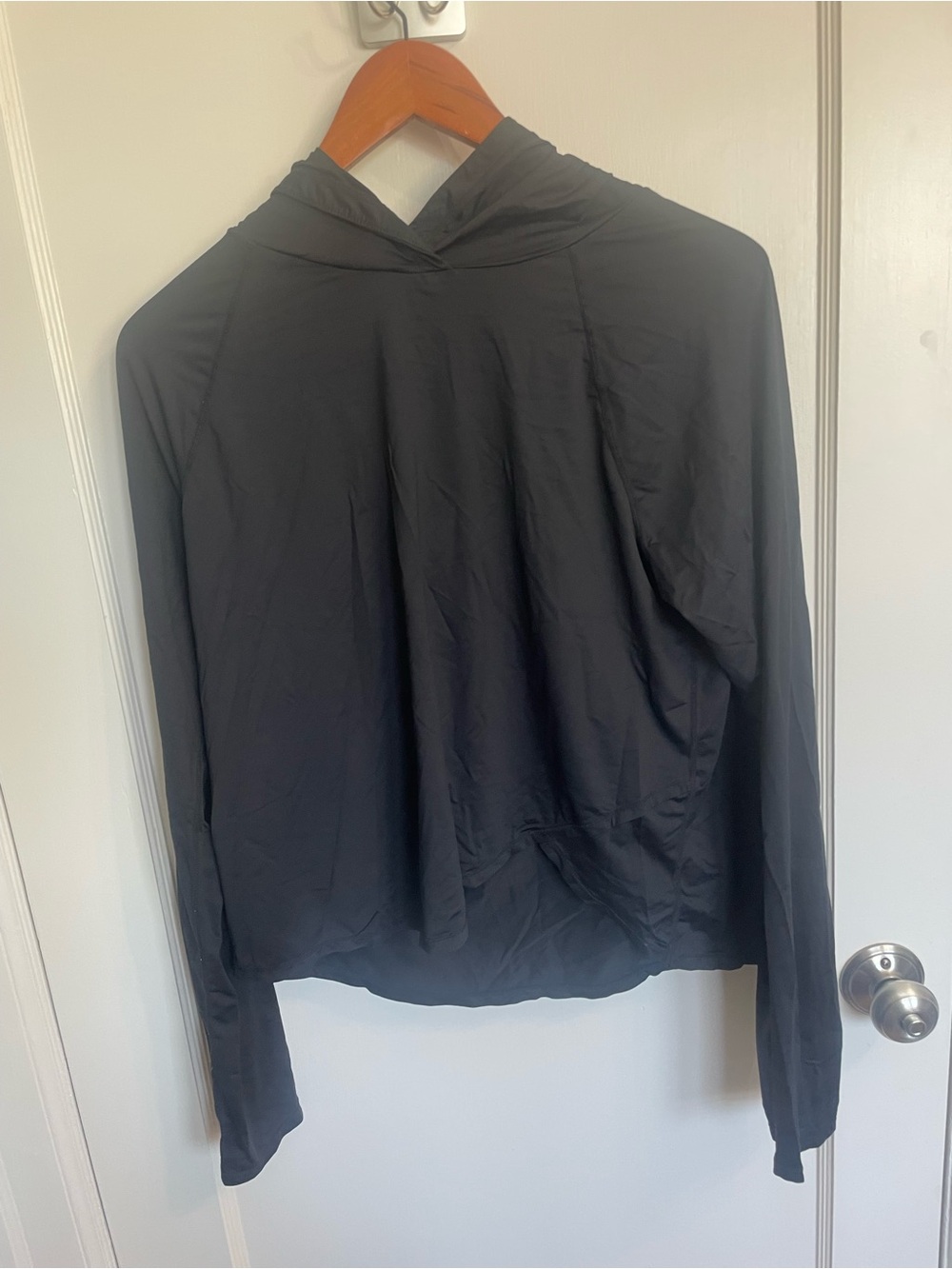 Athleta Hoodie Pullover Women Large Black Lightweight Nylon Thumbhole